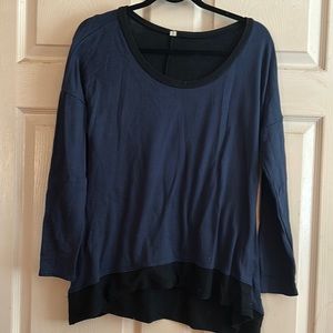 4/$20 GUC Mai Sol Navy Two-tone asymmetrical top. Large